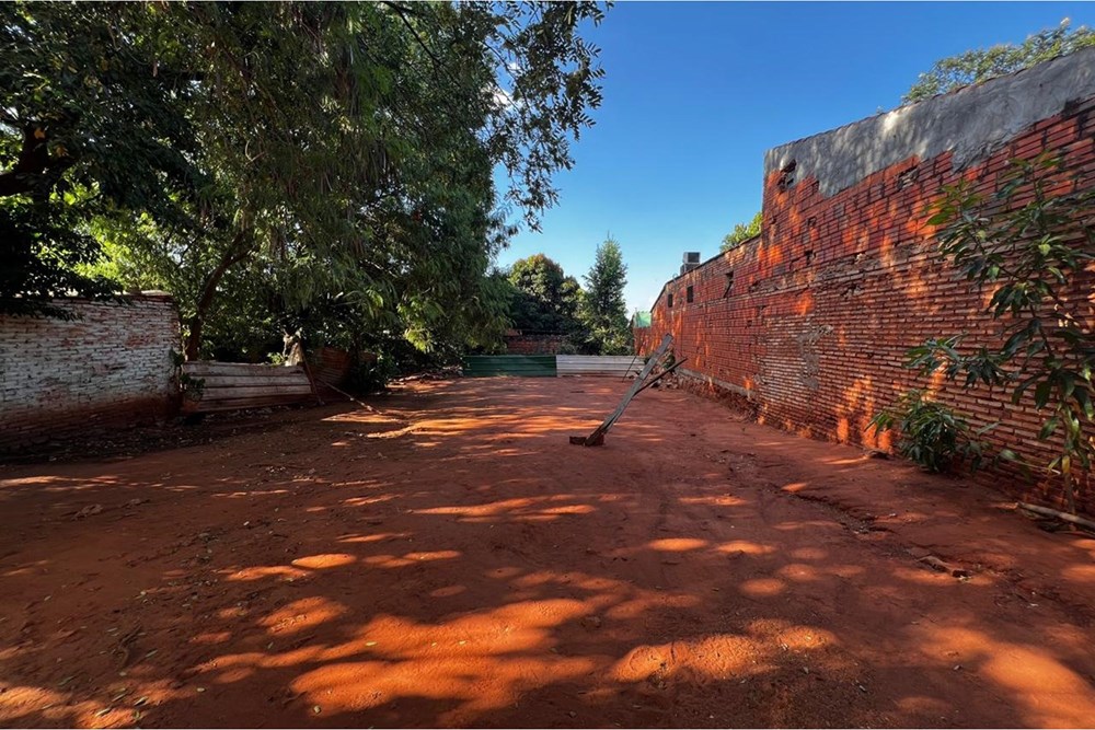En venta terreno en Luque - Maka'i al costado de la Esc. San Roque González , en calle empedrada , a solo 200m de la Avd — foto 2