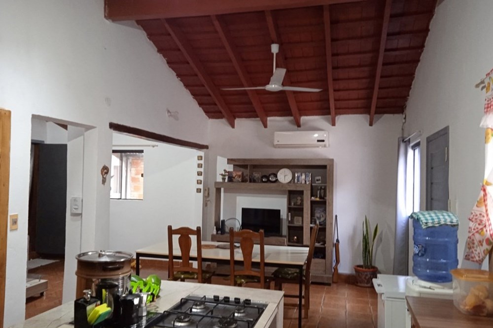 Casa en venta en Paso Correo, Limpio — foto 2