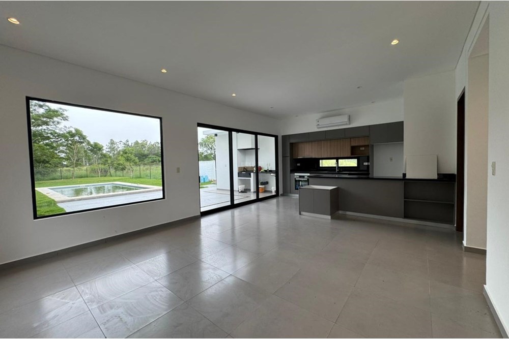 Casa en venta en Surubi`y, Mariano Roque Alonso — foto 3
