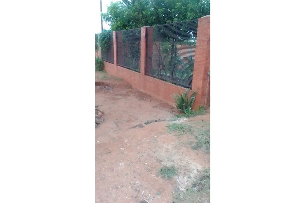 Se ofrece en venta una atractiva casa quinta ubicada en la ciudad de Julián Augusto Saldívar, ideal para quienes buscan  — foto 2