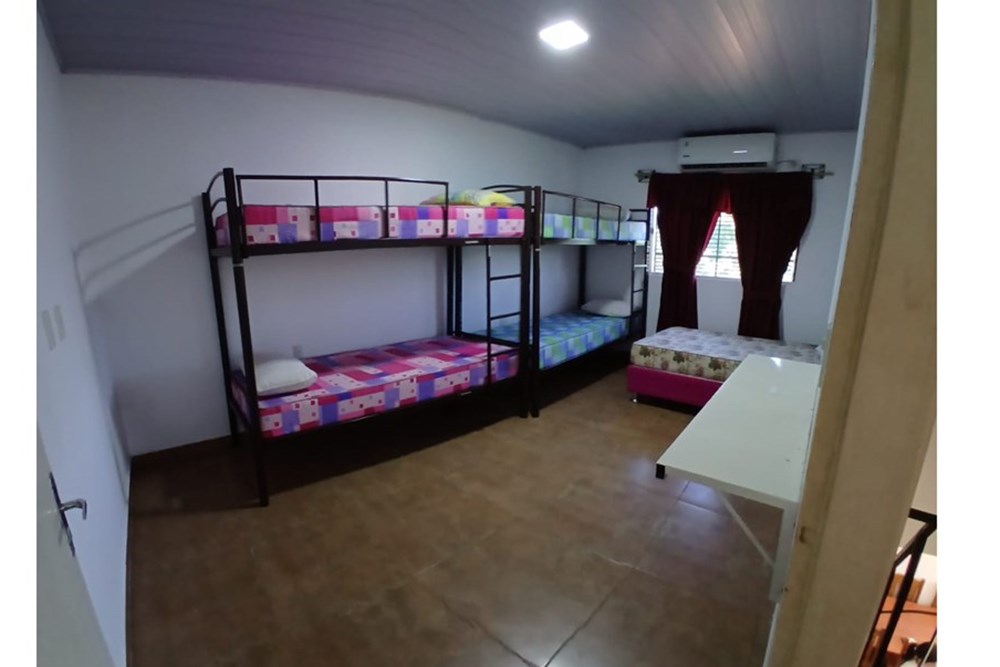¡Excelente oportunidad en el corazón de Carmen del Paraná! Este encantador dúplex residencial, ubicado en la pintoresca  — foto 3