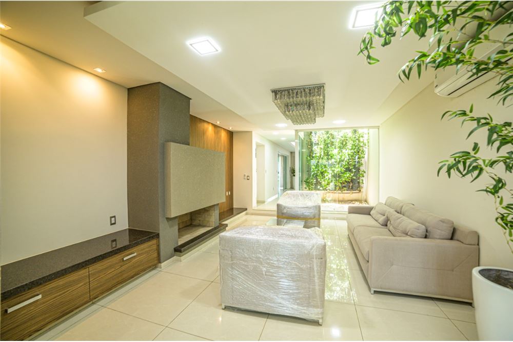 Casa en venta en Los Laureles, Asunción — foto 3