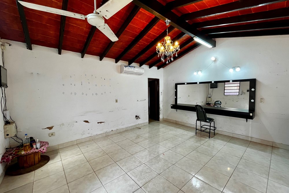 VENTA CASA FAMILIAR CON SALÓN INDEPENDIENTE EN SAN LORENZO 🏡 — foto 3