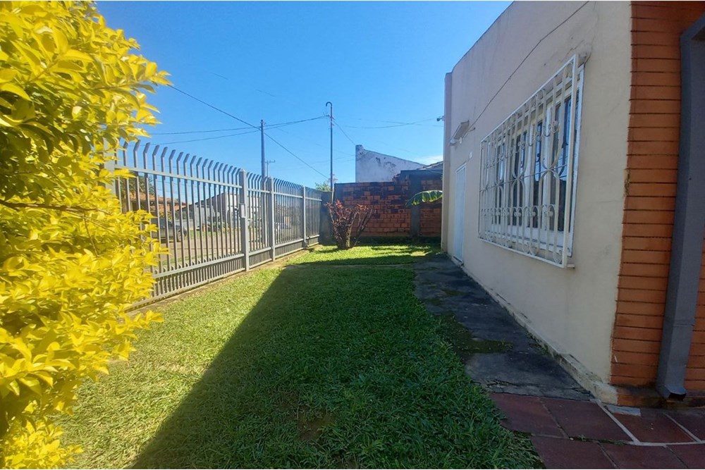 Casa en venta en Barrio Centro, Coronel Oviedo — foto 3