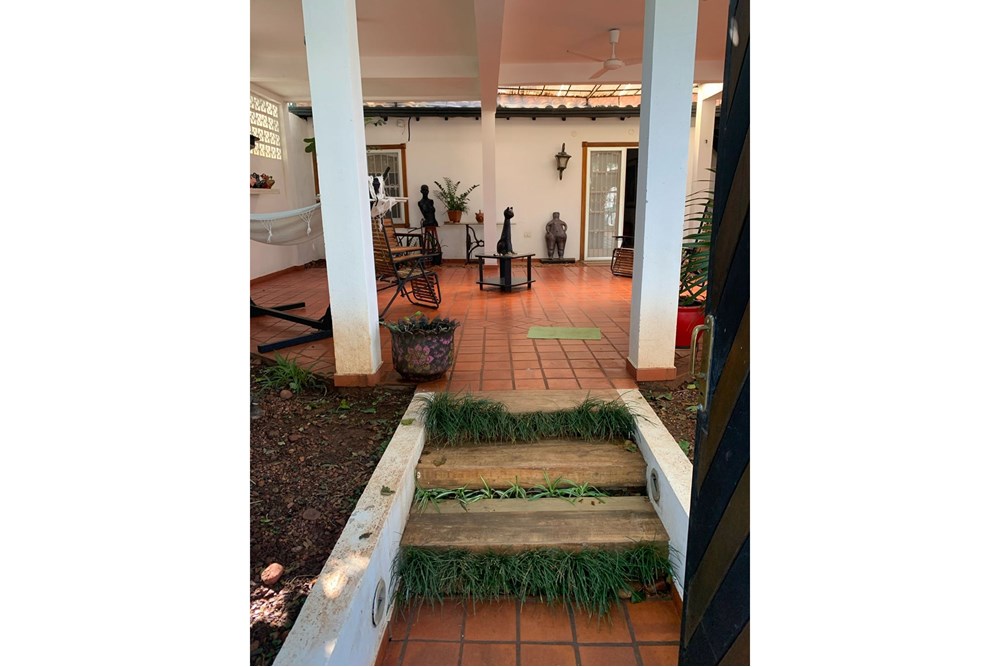 🏡 EN VENTA Casa en Barrio María Auxiliadora - Encarnación 🇵🇾 — foto 3