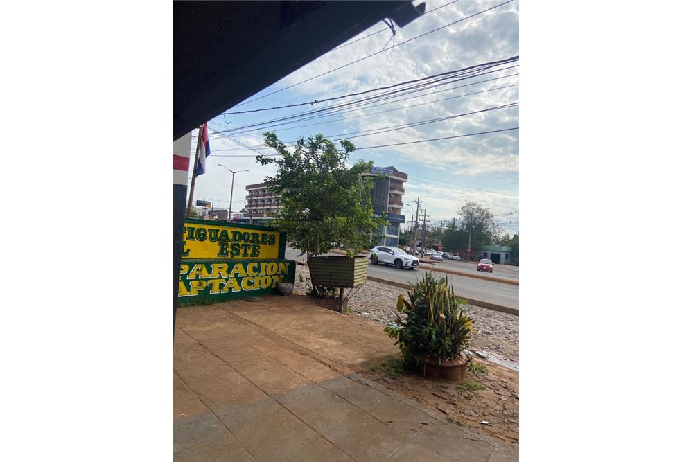 Este local comercial de 4 x 11 (45 m2) de superficie, se encuentra ubicado sobre ruta sexta a 150 metros de la unión Ave — foto 2