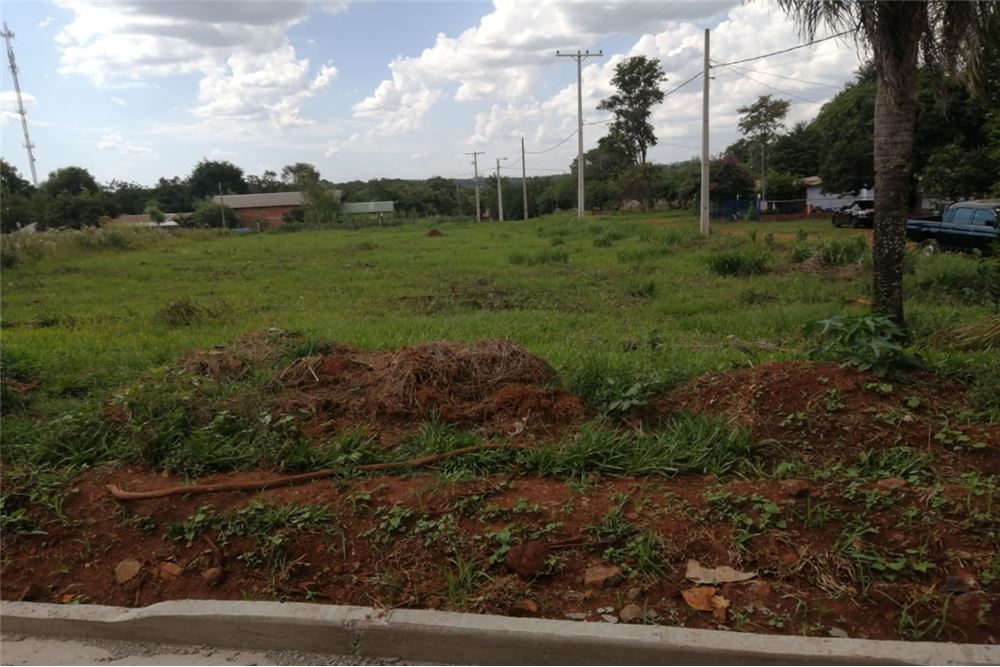 En venta dos terrenos juntos, ambos poseen 20 metros de frente por treinta de fondo, ubicado en esquina, rodeado de tres — foto 3