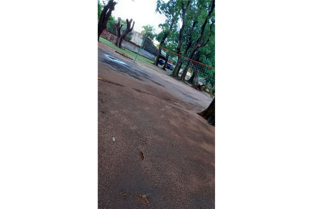Terreno especial para estacionamiento hay varios Edificios Empresas alrrededores, Centro de salud, supermercados con exc — foto 3