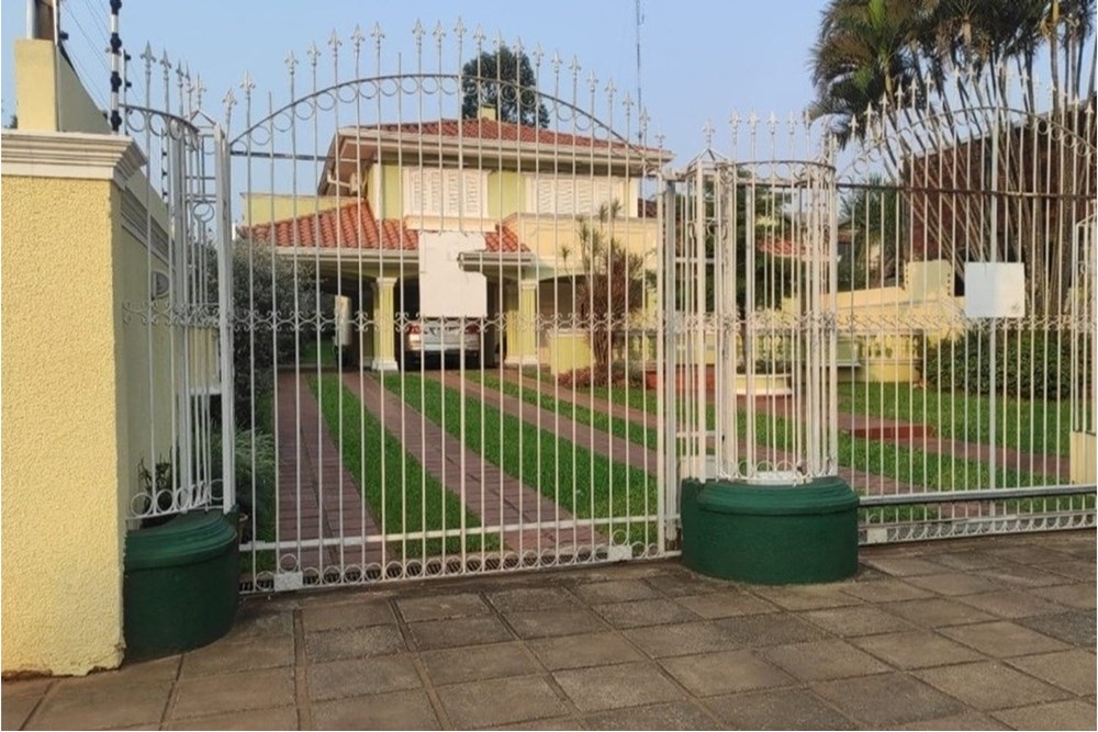 Hermosa residencia ubicada en el barrio San Roque de Encarnación — foto 2
