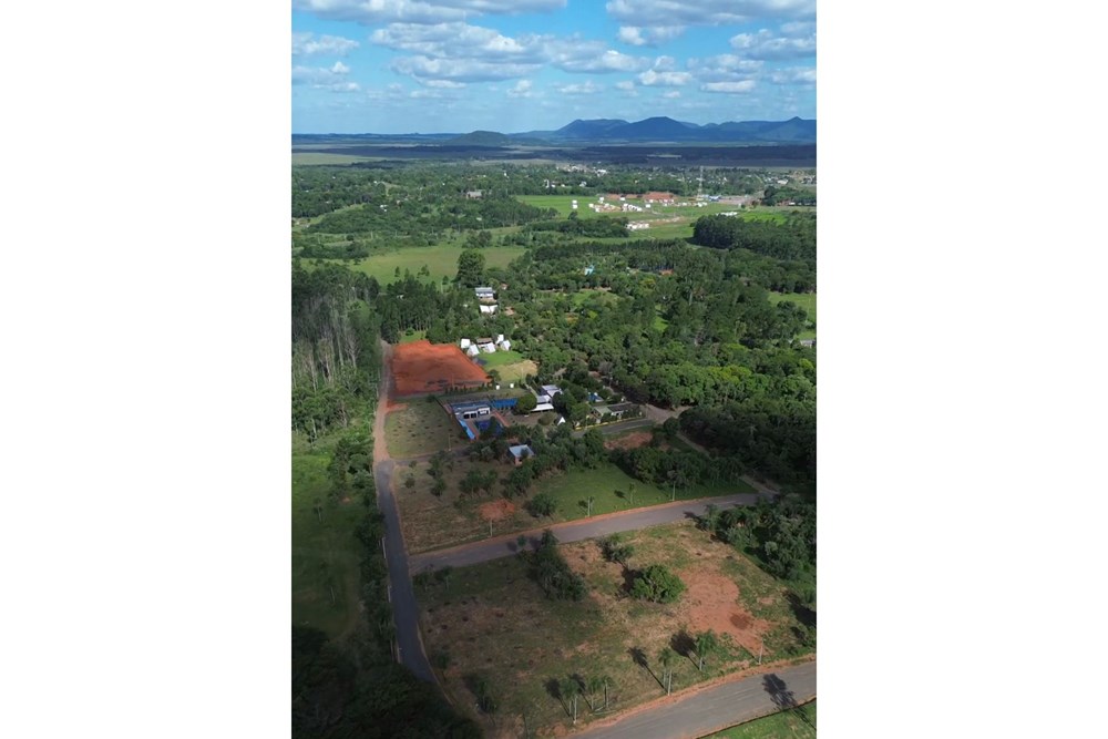 Vendo terreno en el Barrio privado Valleau Village, que cuenta con todos los servicios y alumbrado instalado en todo el  — foto 3