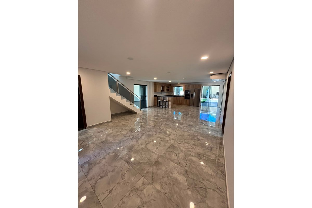 Casa en venta en Cuarto Barrio, Luque — foto 2