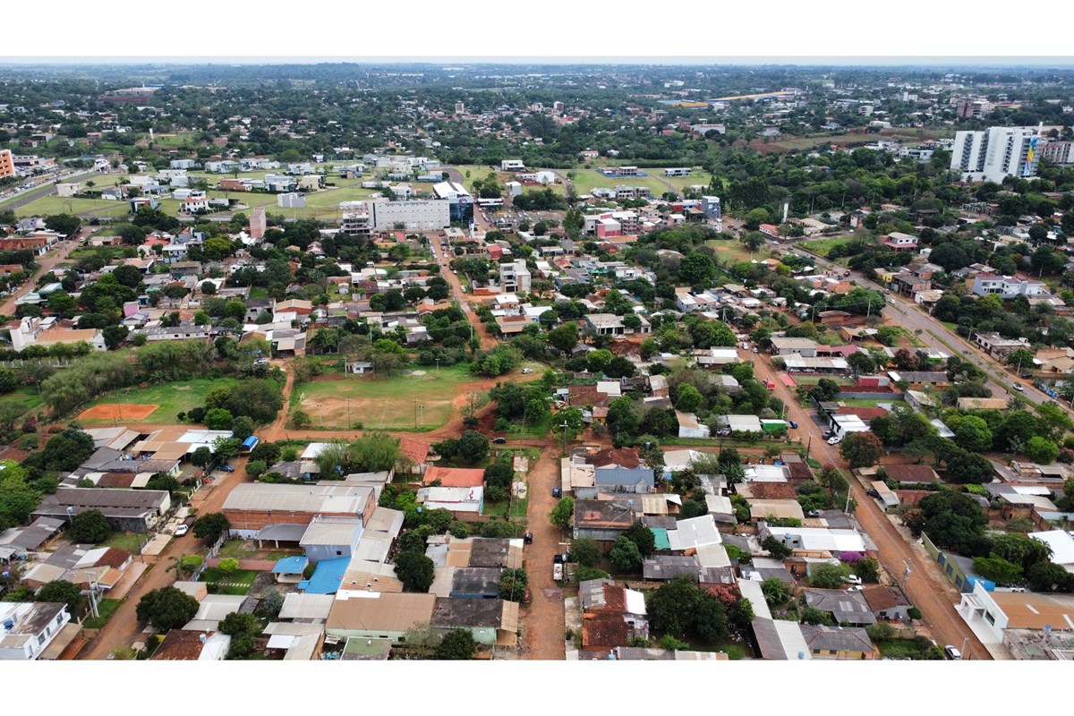 ¡Oportunidad única en Ciudad Nueva, Ciudad Del Este! Esta encantadora casa en venta es una gran inversión para aquellos  — foto 2