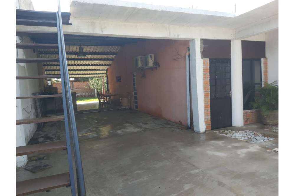En venta casa con un salón comercial incluido! — foto 2