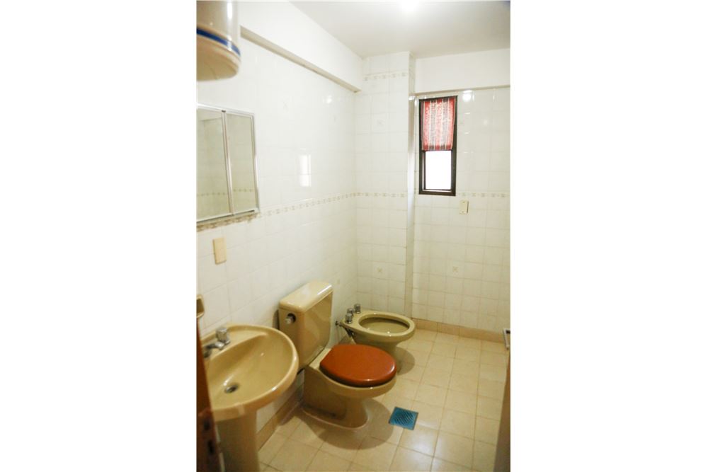 Amplio departamento muy bien ubicado, cerca de todo, especial para familias que trabajan en la zona. — foto 3