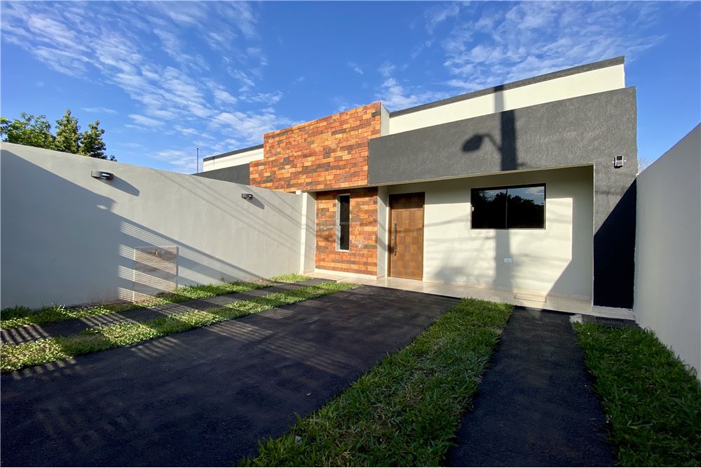Edificio en venta en Mora Kue, Luque — foto 2