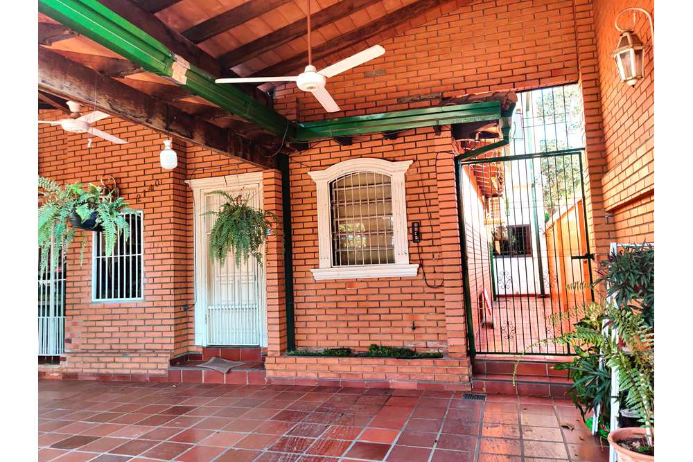 Casa en venta en San Vicente, Asunción — foto 3
