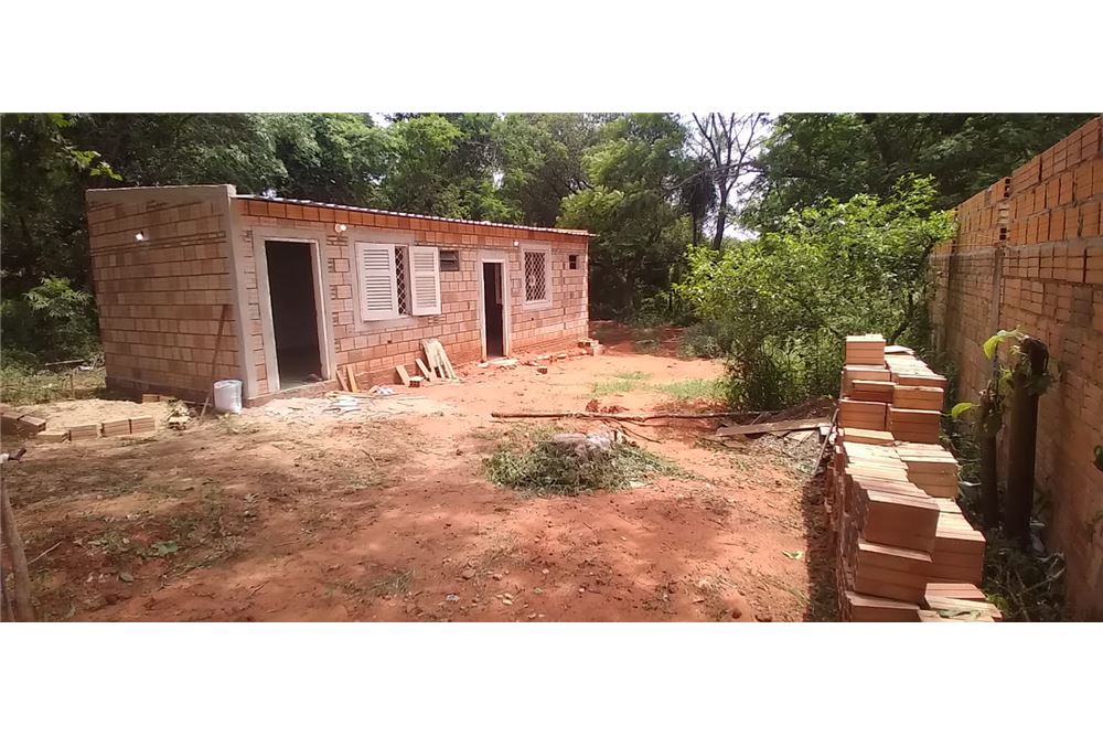 SE VENDE UN AMPLIO TERRENO EN LA ZONA DE CAPIATA KENNEDY, ZONA DE SUPERMERCADO LETTY, A PASOS DE LA PARADA DE LA LINEA 8 — foto 3