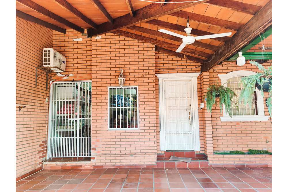 Casa en venta en San Vicente, Asunción — foto 2