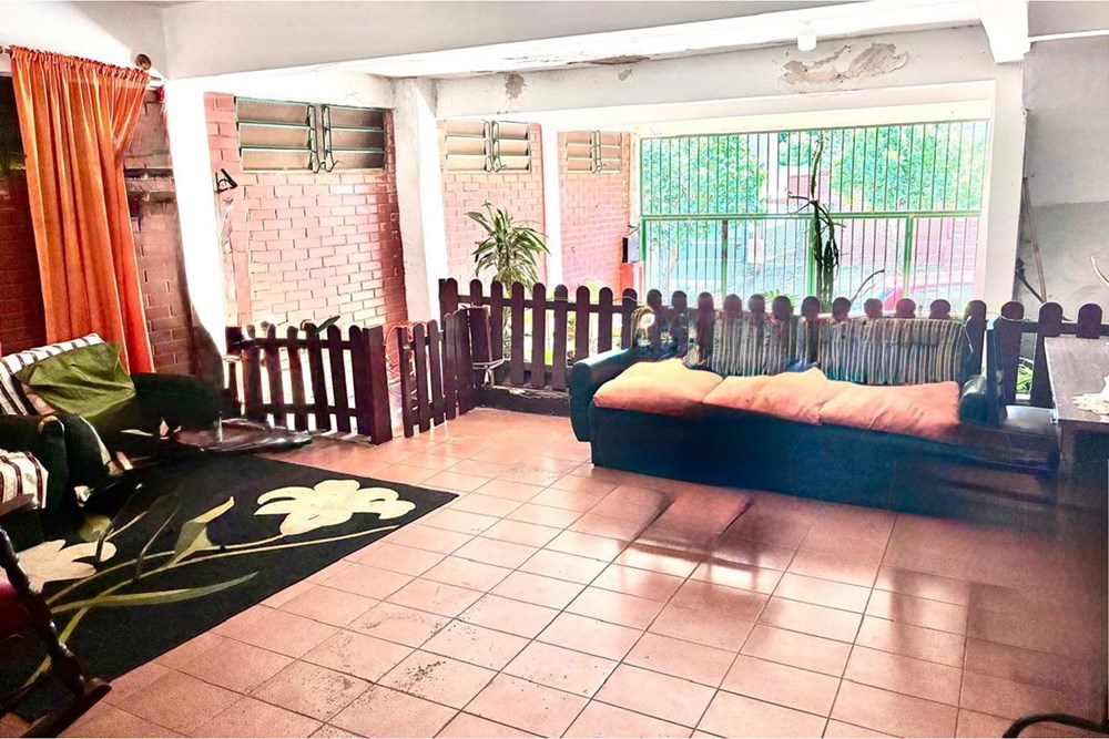 ¡Bienvenido a su próximo hogar en Encarnación, Ubicada en 25 de Mayo nro 56 Casi Antequera, en el Barrio Carlos Antonio  — foto 2