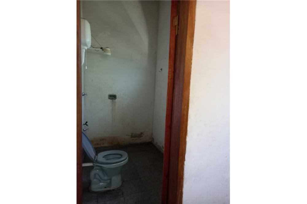 EN VENTA SALON COMERCIAL C / DEPARTAMENTO EN YPANE — foto 3