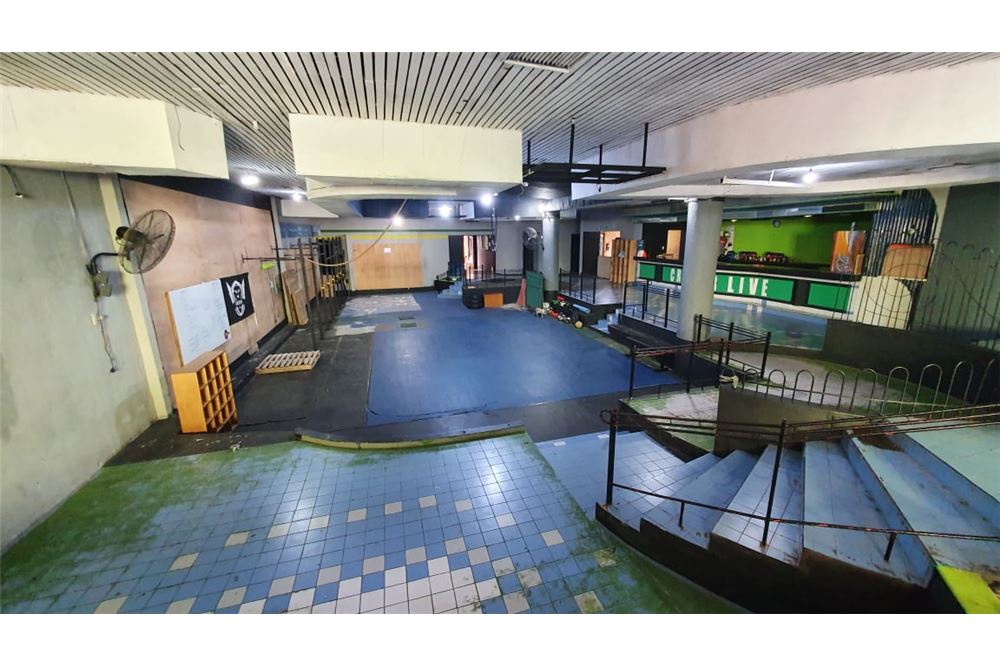 Amplio frente y fondo, estructura construida para emprendimientos como discoteca, gimnasio, restaurantes, especial para  — foto 2