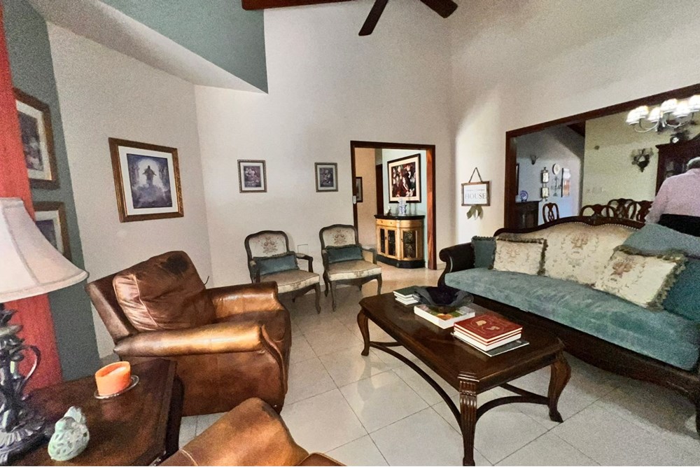 Casa en venta en Luque — foto 2