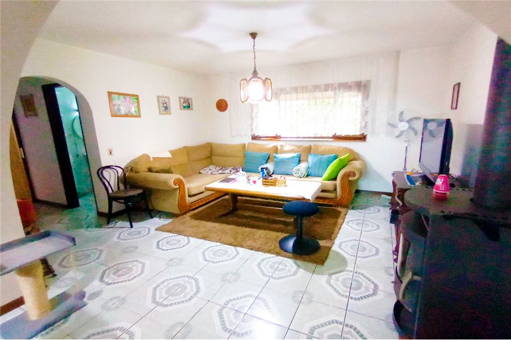 🚩 VENDO HERMOSA RESIDENCIA CON PISCINA EN AREGUA — foto 3