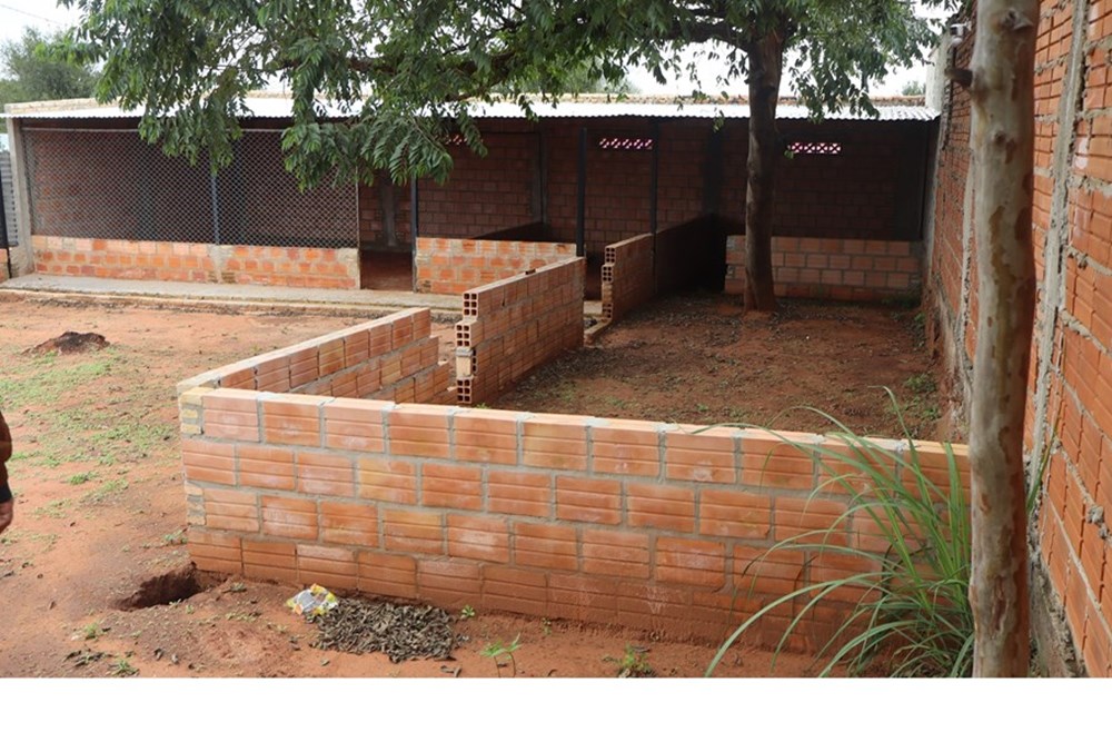 Terreno de 385,65 m², ubicado junto al predio principal de una casa quinta. Cuenta con una construcción tipo gallinero,  — foto 2
