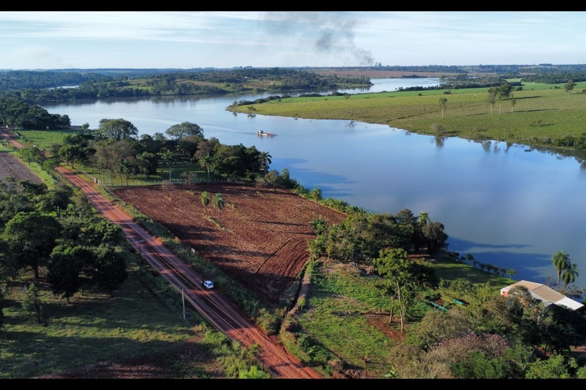 ¡Excelente Oportunidad de Inversión. Esta grandiosa propiedad está ubicada en el Km 12 de Acaray, una de las zonas más c — foto 3