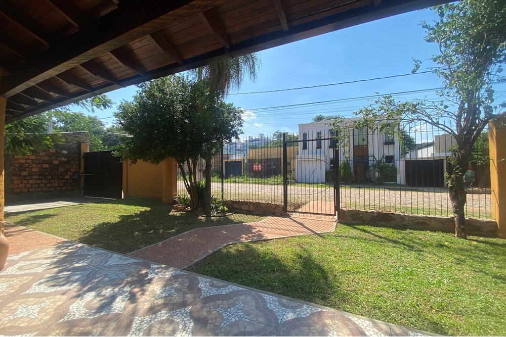 Se alquila hermosa casa ubicada en la exclusiva y tranquila zona del Yacht, ideal para quienes buscan comodidad y seguri — foto 3