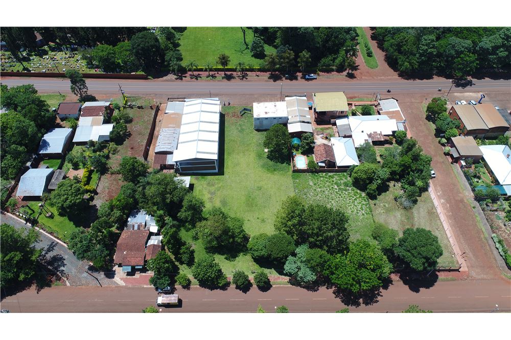 Terreno en venta en HOHENAU, superficie de 494m2 sobre Ruta 6ta .. zona centrica .. Rodeado de Hoteles , edificios , dpt — foto 2