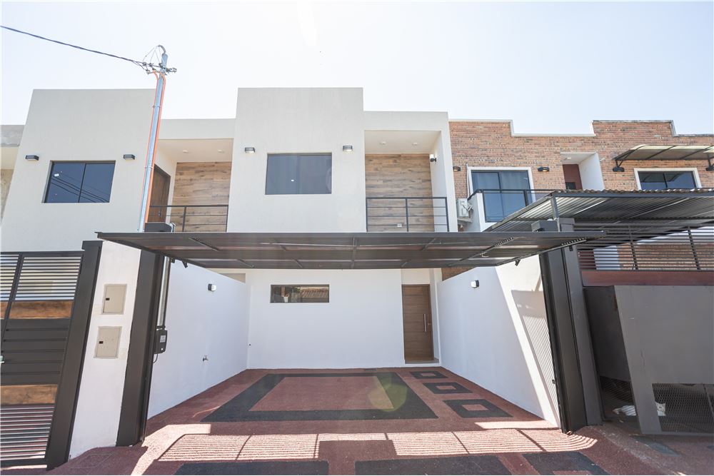 Casa en venta en Cuarto Barrio, Luque — foto 2