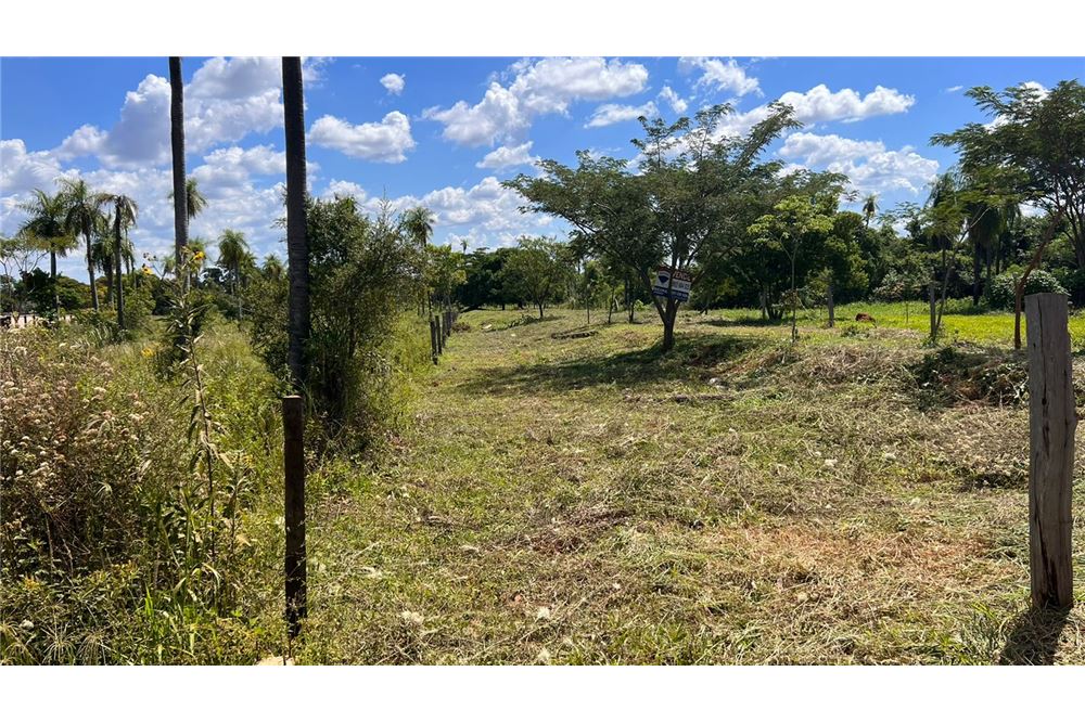 En venta extenso Terreno totalmente nivelado en la localidad Caacupemi, Areguá. Se encuentra ubicado a 2 cuadras de la A — foto 3