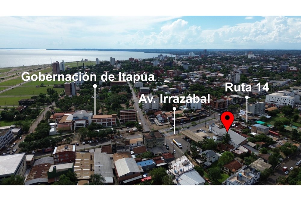 ¡Locales comerciales en venta ubicados estratégicamente sobre la Avda. Irrazábal en la ciudad de Encarnación! — foto 2
