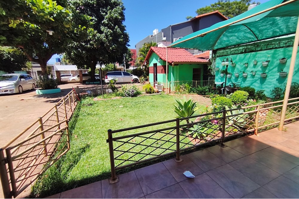 ¡Descubre tu hogar de ensueño en el corazón de Ciudad del Este! Ubicada en el encantador barrio de San Isidro, esta impr — foto 2
