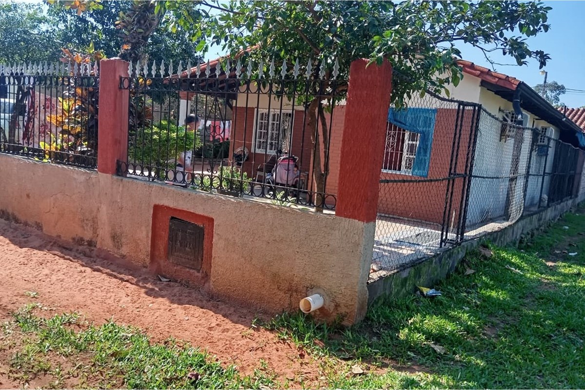 VENDO CASA 334m2 EN MARIANO ROQUE ALONSO - B° CORUMBAKUÉ 🏡Casa ideal para familia + inversiónTerreno: 334m2 - Amplio y  — foto 3