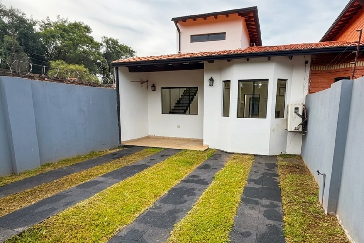 Casa en venta en Zárate Isla, Luque — foto 2