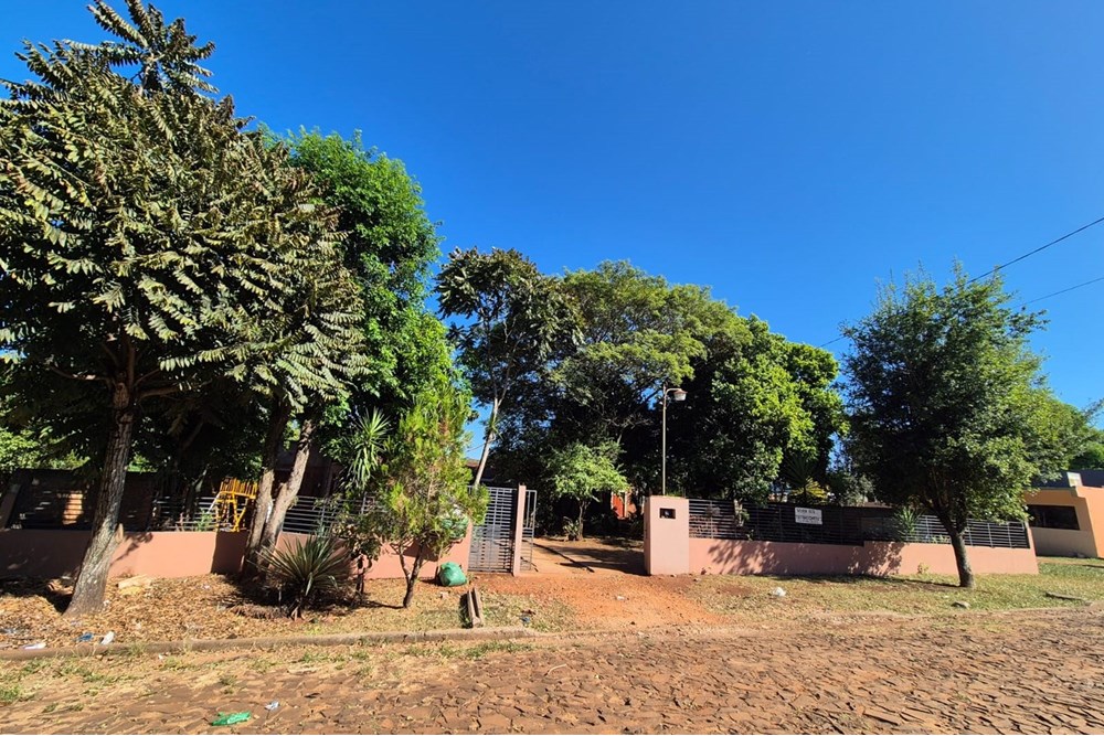 Este magnífico terreno arbolado, ideal para quinta ofrece un entorno natural y tranquilo, ideal para disfrutar de la ser — foto 2