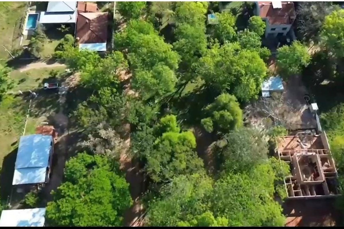 ¡Descubre la oportunidad perfecta de inversión en San Bernardino, Cordillera, Paraguay! Este terreno urbano de 885 metro — foto 3