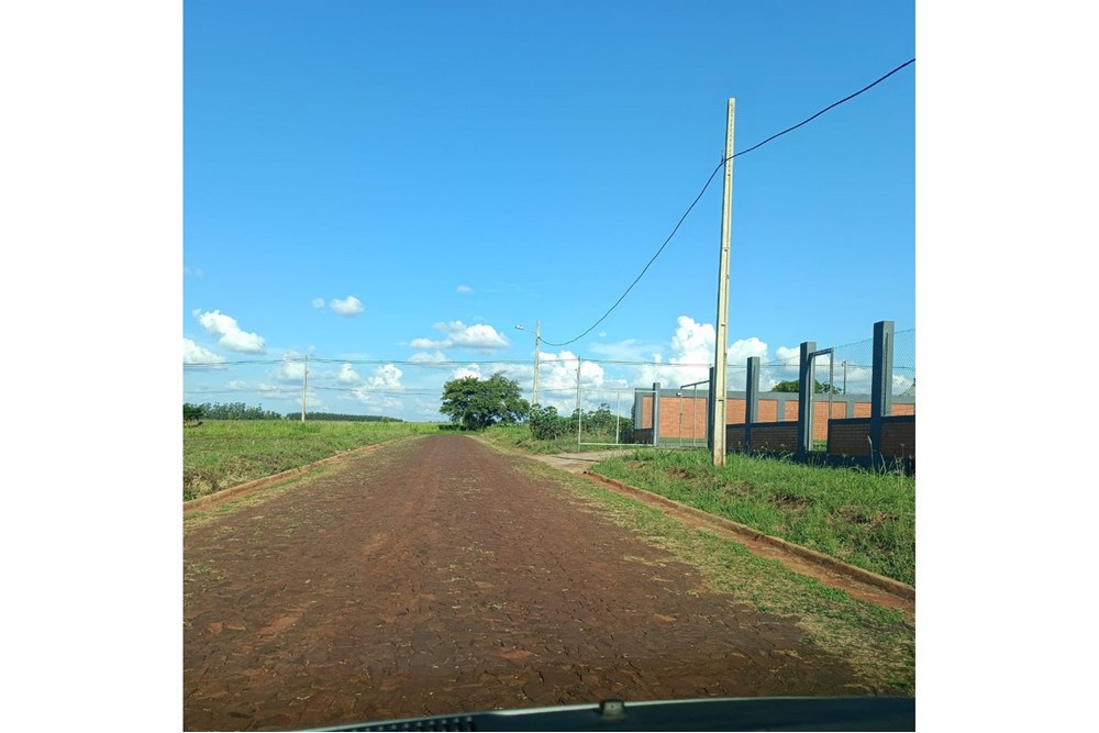 ¡Nueva en el Mercado! Presentamos un excepcional terreno residencial sin construir en venta, ubicado en el centro urbano — foto 2
