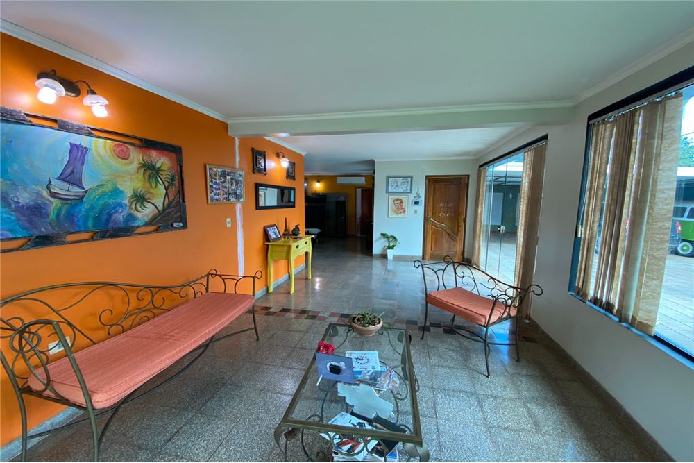 HERMOSA RESIDENCIA EN VENTA - B° SANTA MARIA .. — foto 2