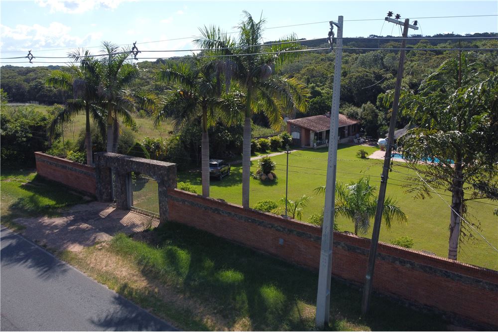 En venta una amplia e imponente casa quinta ubicada en la ciudad de Nueva Colombia, sobre la Ruta Nueva Colombia-Loma Gr — foto 2