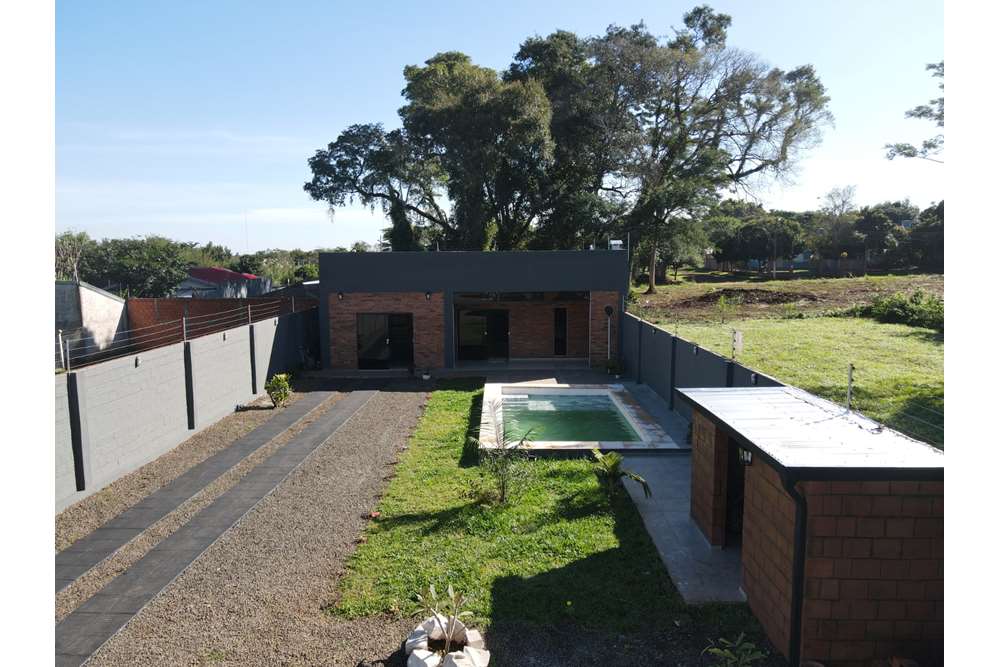 🔷ALQUILER DE CASA CON PISCINA A ESTRENAR sobre Avenida Costanera San Isidro.  — foto 2