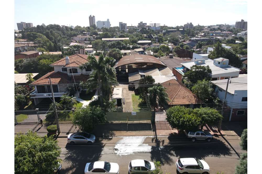 EXCLUSIVA PROPIEDAD EN VENTA PLENO CENTRO DE ENCARNACÍÓN -ITAPÚA  — foto 2
