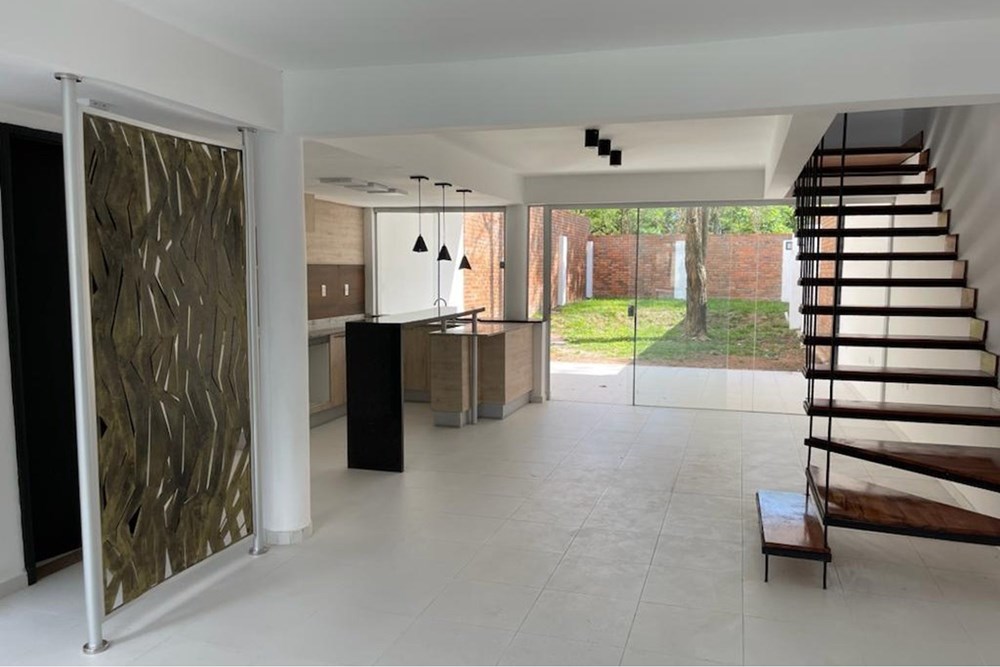 Casa en venta en Parques del Yacht, Lambaré — foto 2