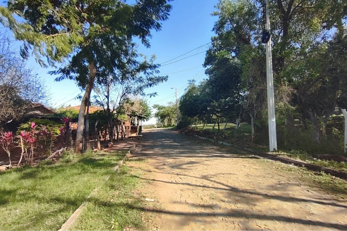 Vendo terreno en esquina sobre la calle Las Azaleas c/Tulipanes del barrio Villa Laurelty de la ciudad de San lorenzo ,z — foto 3
