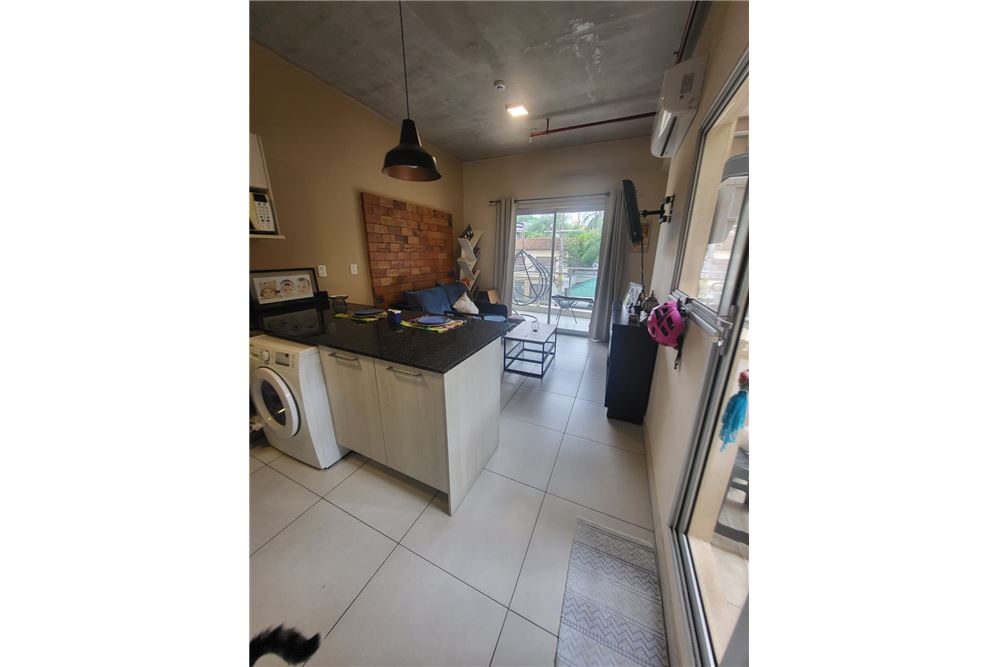 Departamento de 1 dormitorio en el primer piso con vista frontal — foto 3