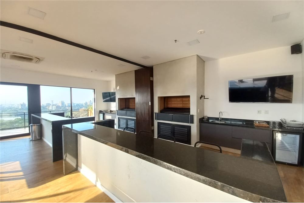 EN VENTA, AMPLIO Y LUMINOSO MONOAMBIENTE EN EL BARRIO LAS MERCEDES. — foto 3
