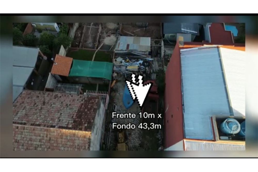 SUPER OFERTA, VENTA DE TERRENO en pleno CENTRO DE ENCARNACIÓN. sobre la calle Gral. BRUGUEZ c/ INDEPENDENCIA NNAL.  — Foto 3
