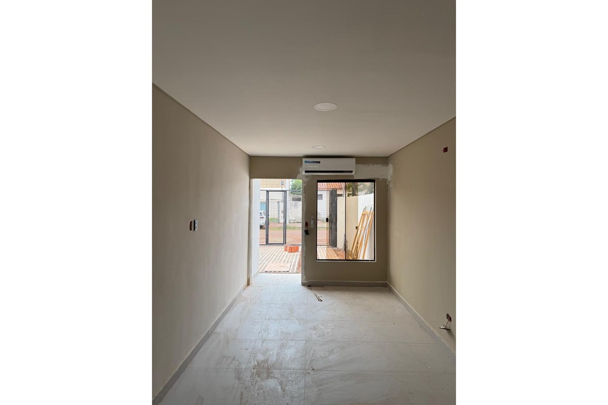 Edificio en venta en Tayazuapé, San Lorenzo — foto 3